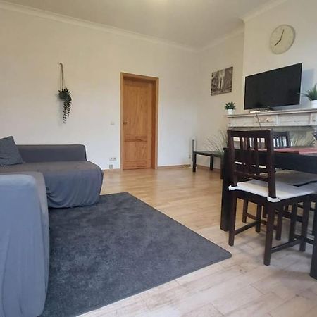 בריסל Charming 1-Bedroom Apartment מראה חיצוני תמונה