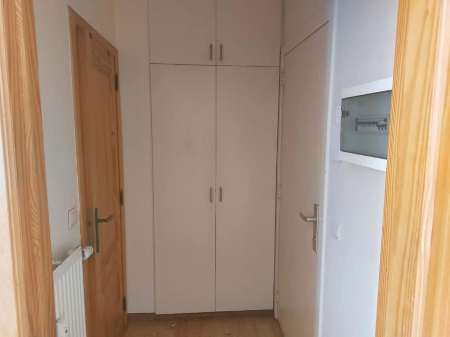 בריסל Charming 1-Bedroom Apartment מראה חיצוני תמונה