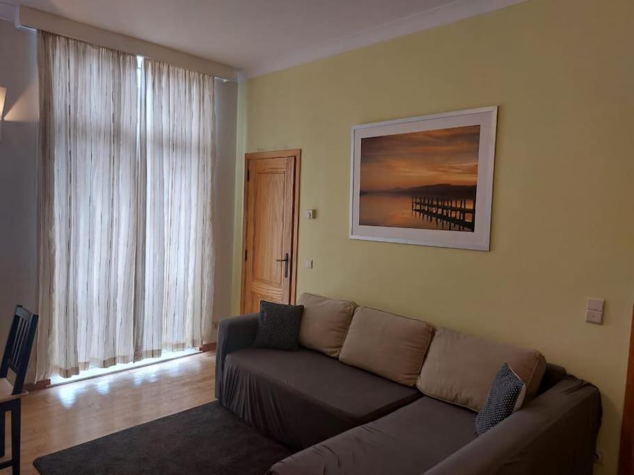 בריסל Charming 1-Bedroom Apartment מראה חיצוני תמונה